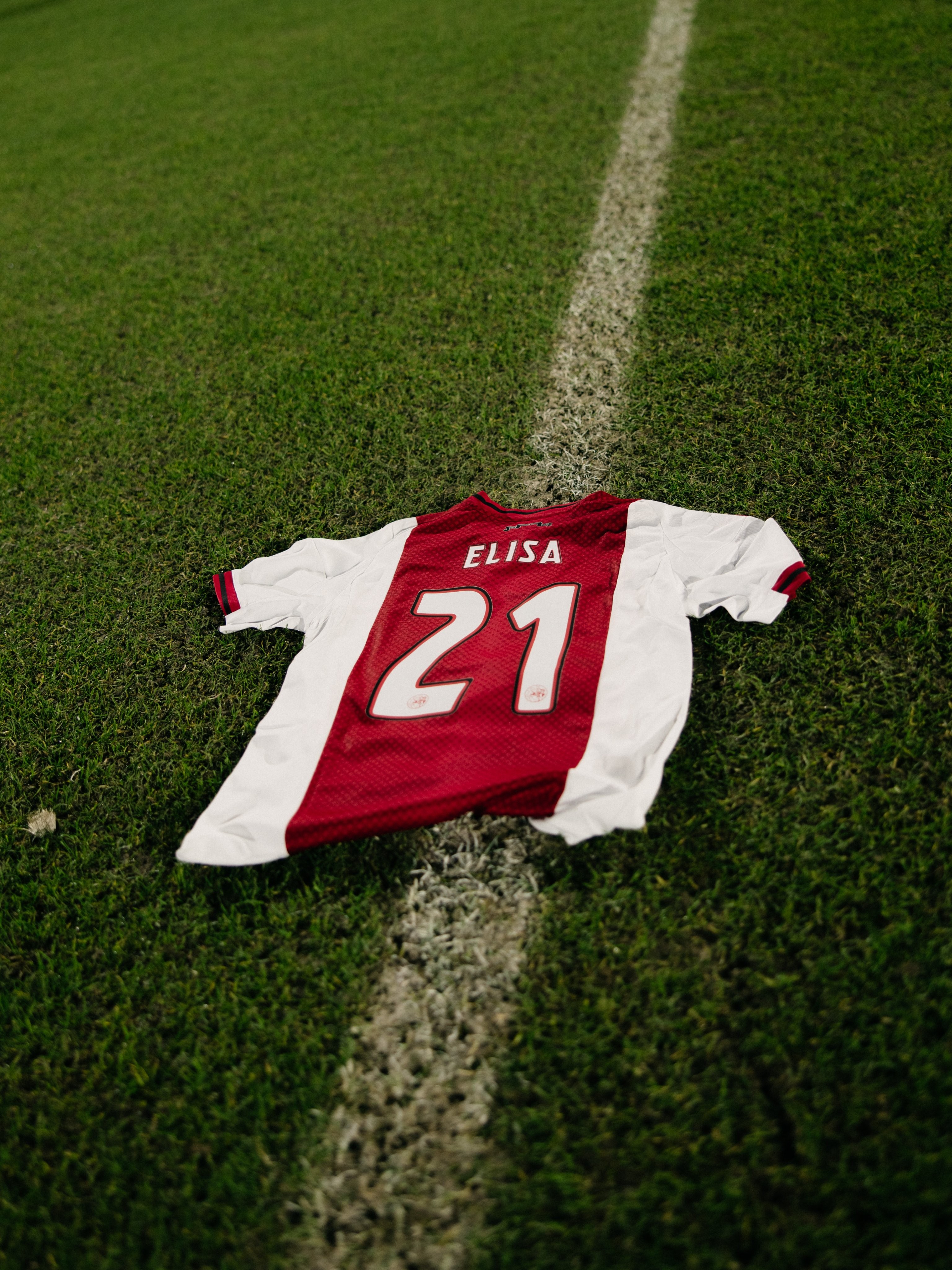 阿贾克斯遭遇逆转，欧冠小组形势岌岌可危的简单介绍