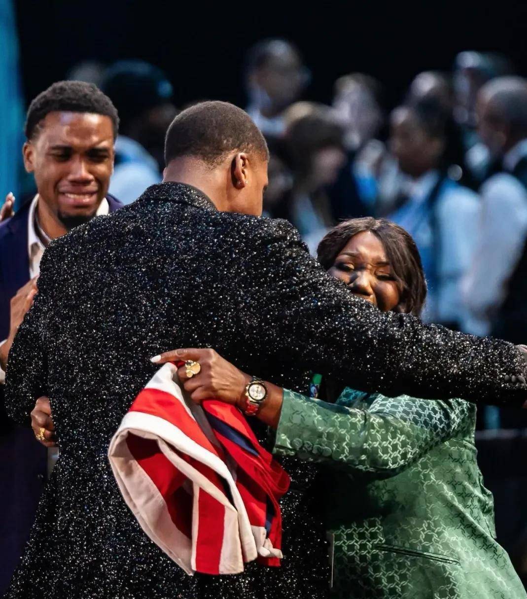 雷霆队助教突发身体不适，球队紧急应对的简单介绍