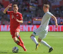 关于拜仁慕尼黑中场伤愈复出，或将重返首发的信息