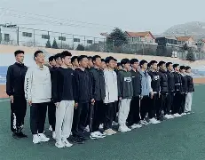 包含青岛黄海在客场不敌对手，失去积分的词条